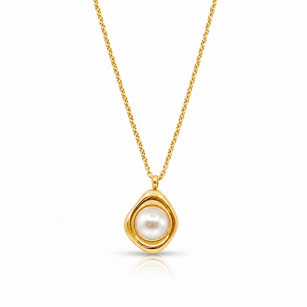 Pretty Pearl Aura Necklace