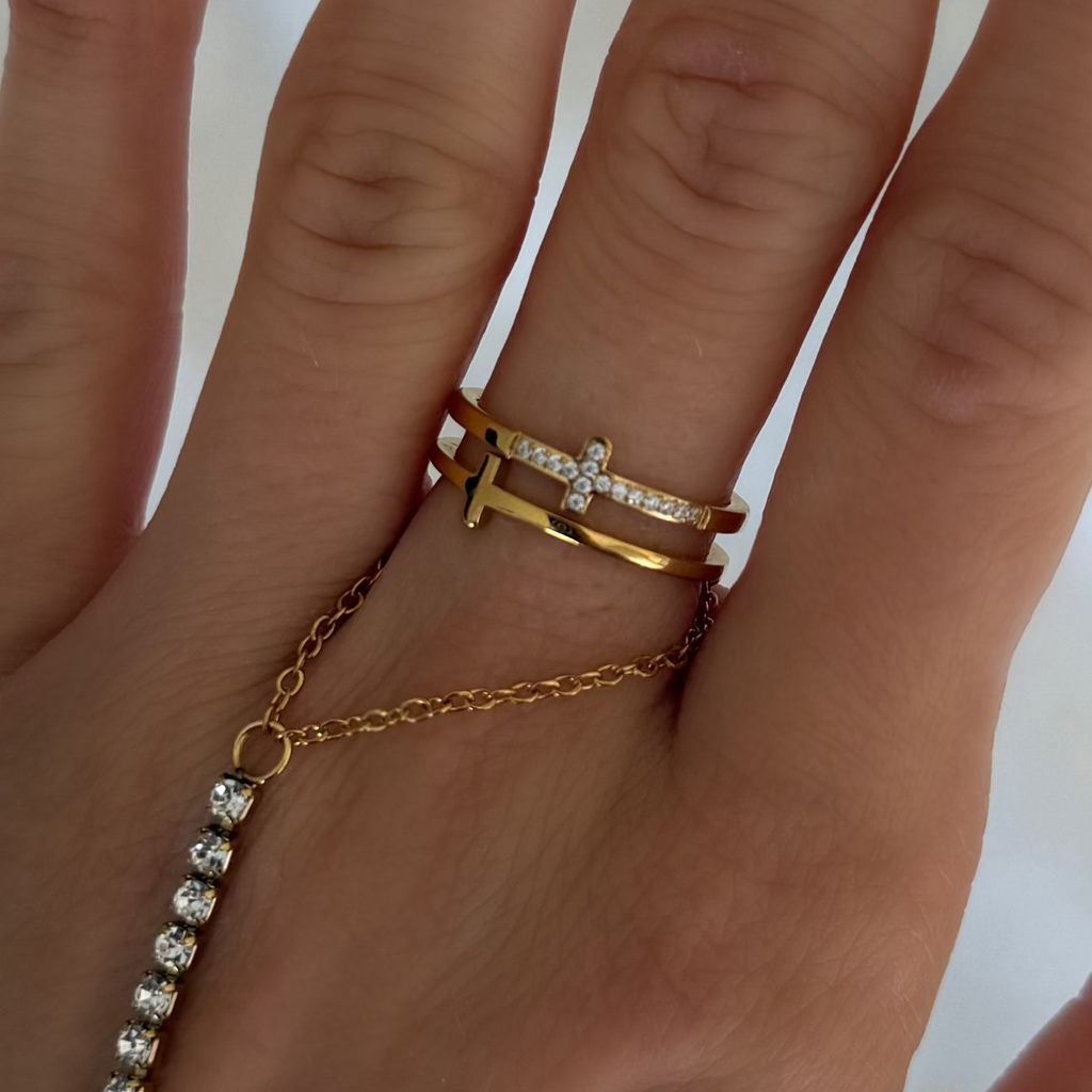 Divine Darling Cross Ring - EVRYJEWELS