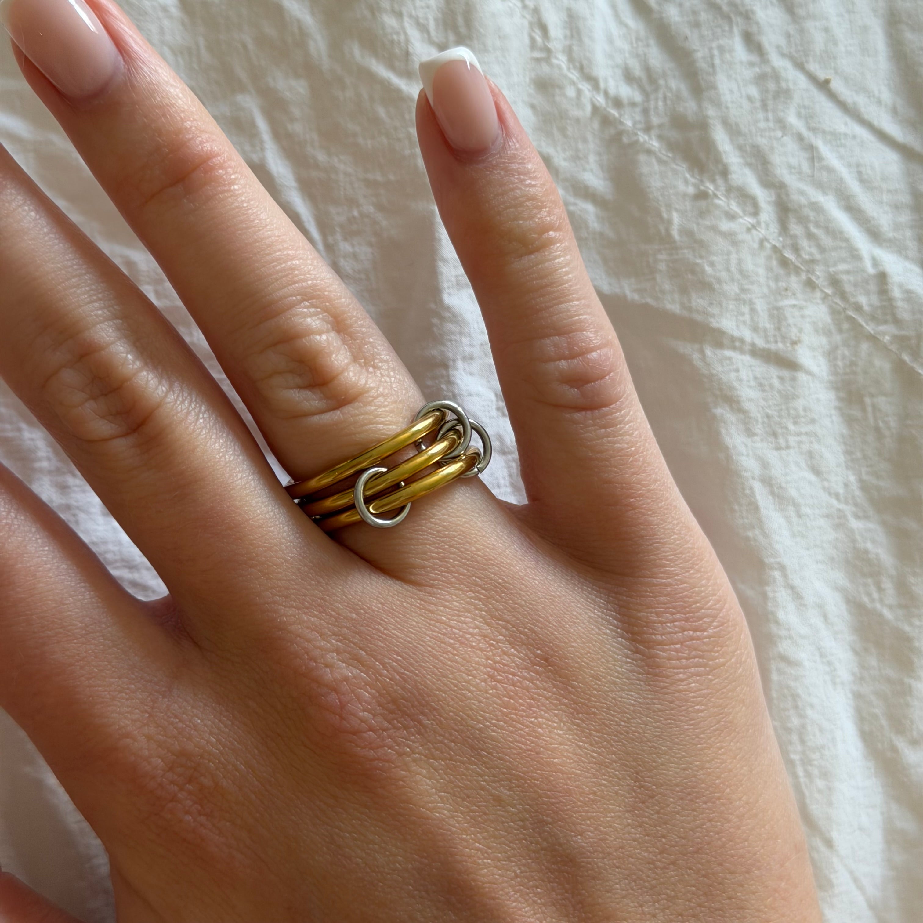 Forever Linked Ring - EVRYJEWELS