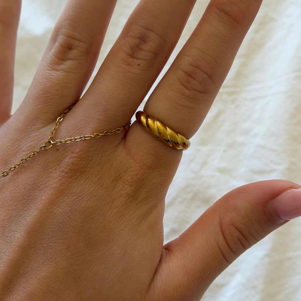 Don't Get It Twisted Ring - EVRYJEWELS