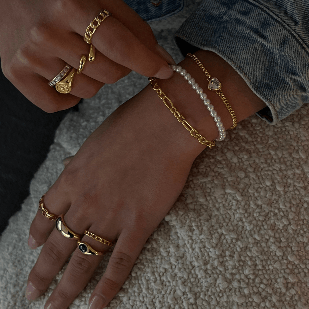 Girly Pearly Bracelet