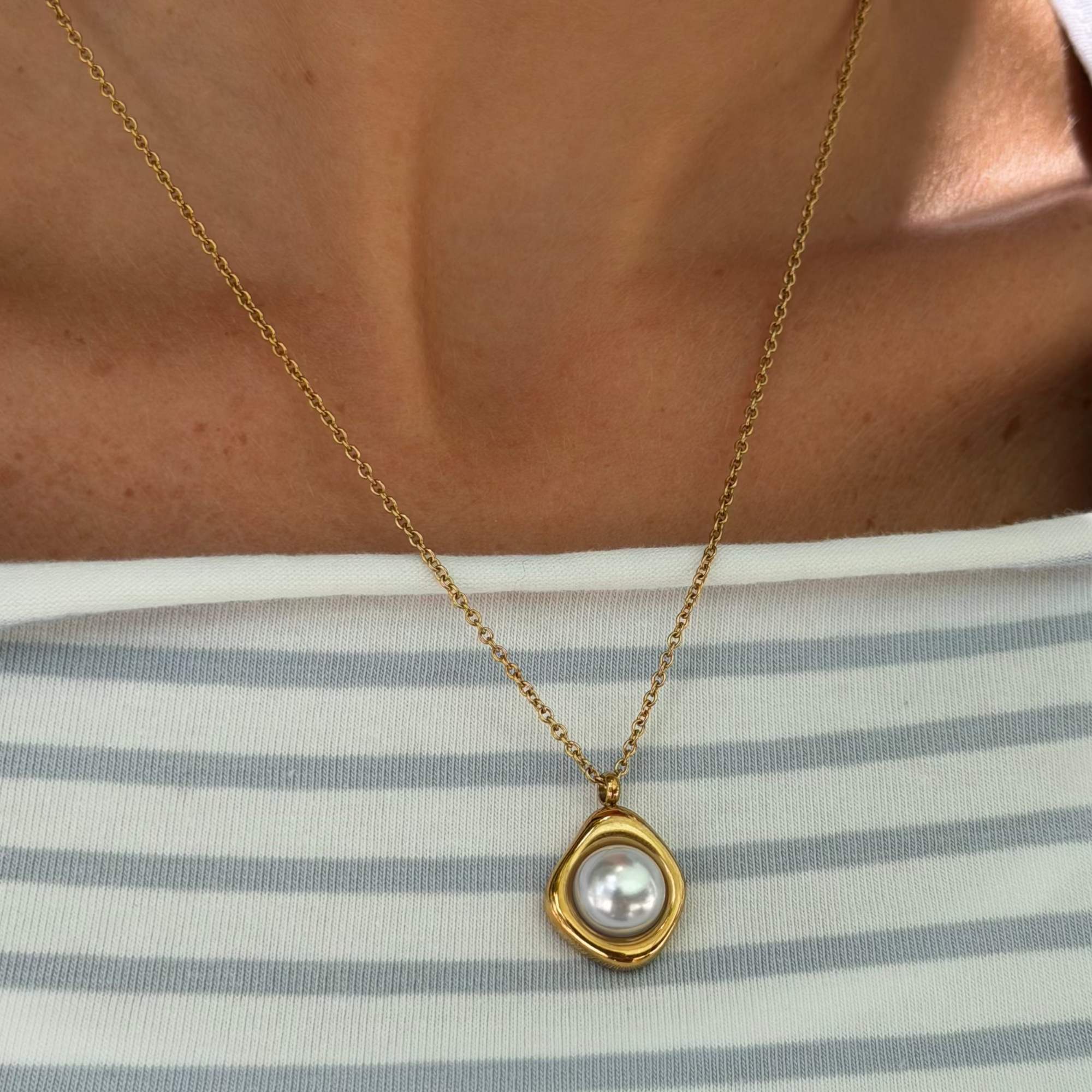 Pretty Pearl Aura Necklace - EVRYJEWELS