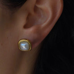 Daisy Dreams Pearl Earrings - EVRYJEWELS