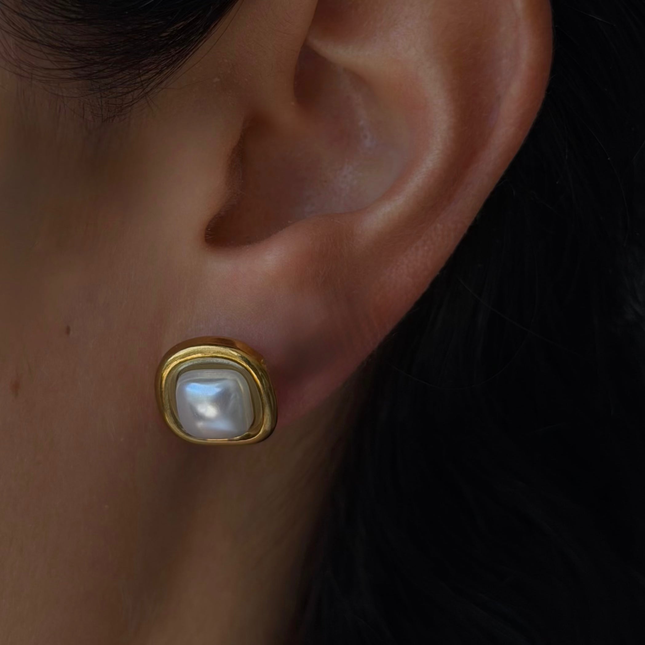 Daisy Dreams Pearl Earrings - EVRYJEWELS