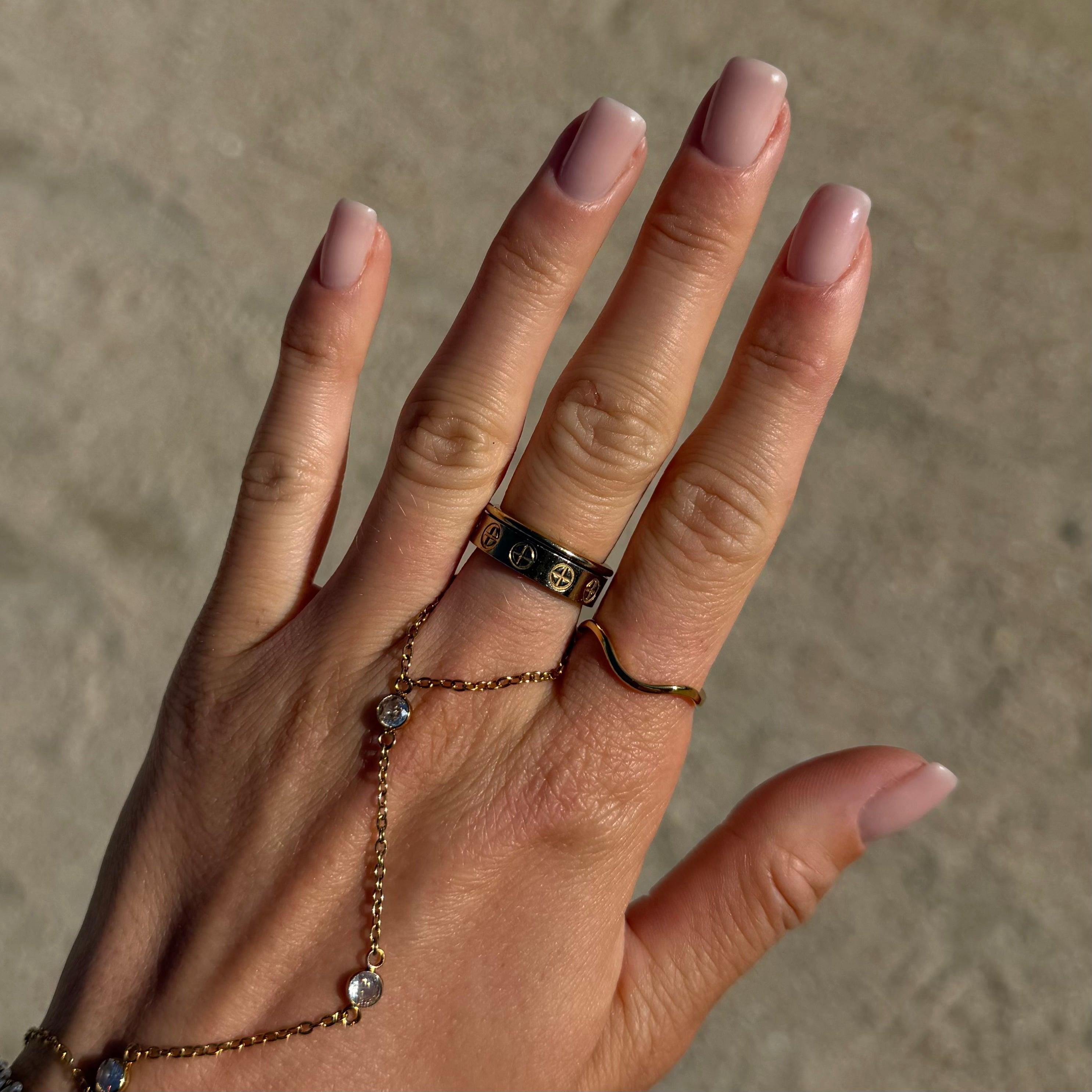 Daydream Wave Pinky Ring