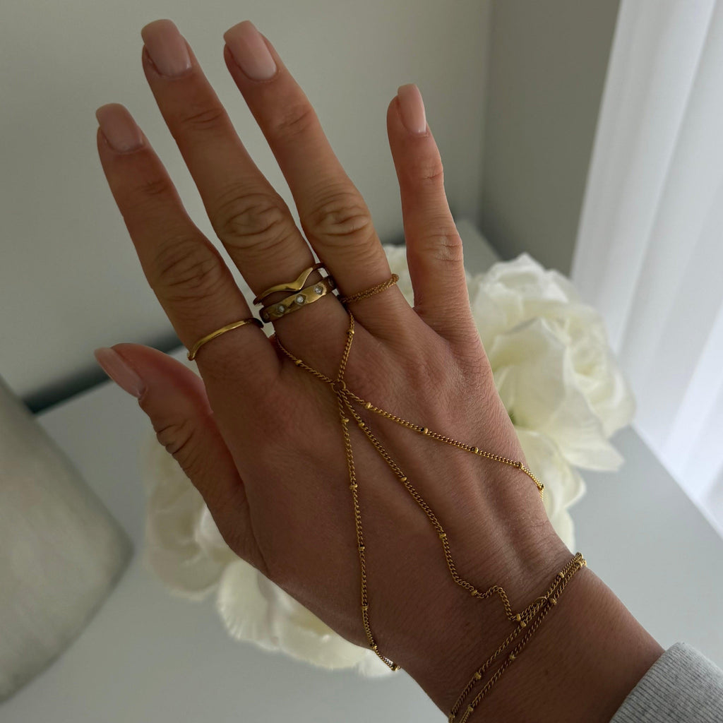Elise Hand Chain - EVRYJEWELS