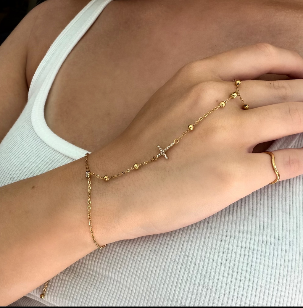 The Slide On Hand Chain Collection