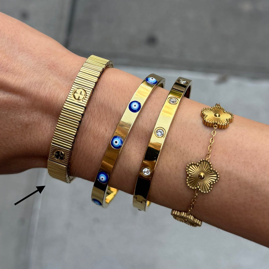 Linked Babe Icon Bangle